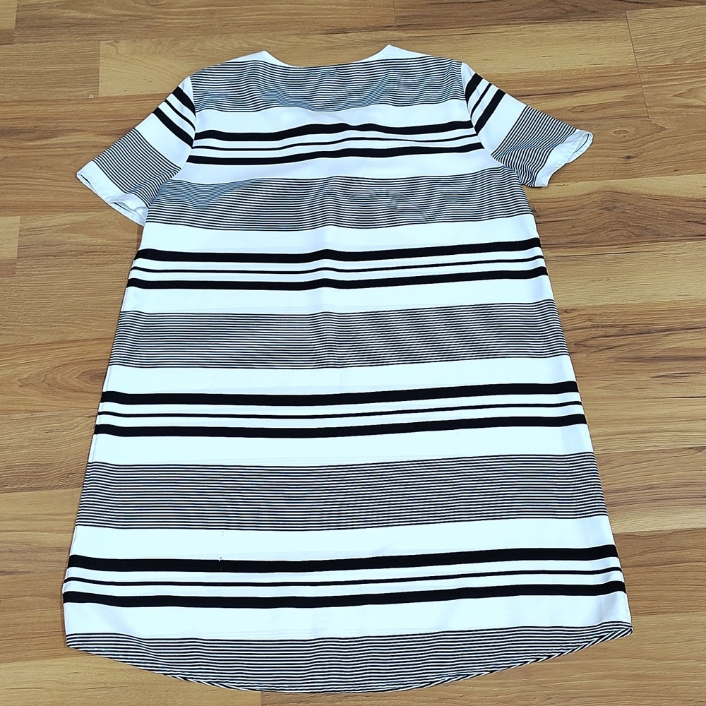 Express Ladies Dress, Ladies Size Medium, Black and White Stripes - Picture 7 of 8